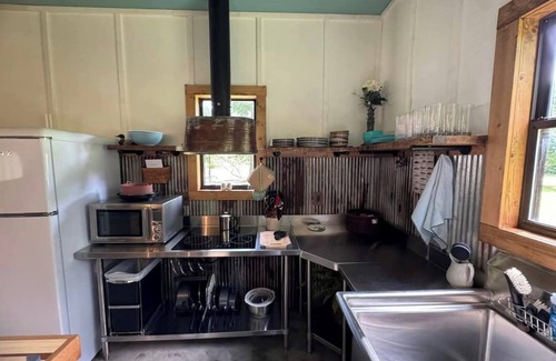 Doniphan Cabin | Romantic couples retreat 100 feet from Current River, Doniphan, MO