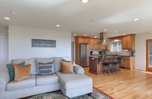 Rehrersburg Ski Chalet | Romantic Getaway, Breathtaking View on Blue Mountain/Appalachian Trail w/hot tub