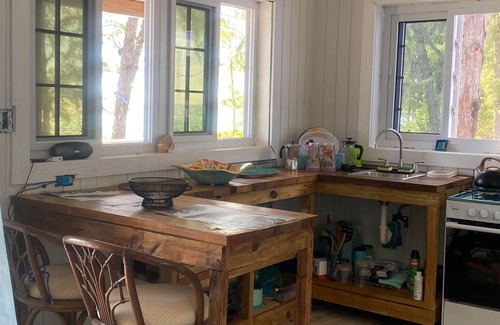 Spanish Wells Cabin | Romantic getaway on the beach
