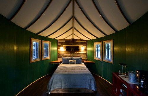 Spicewood House | Romantic Getaways in Fully-Equipped Tree House Rental in Spicewood, Texas