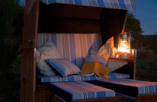 La Chabanne Cabin | Romantic gypsy wagon with a great view from your hottub in beautiful nature.
