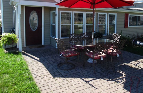 Valois Cottage | Romantic home on level Seneca Lake Front.