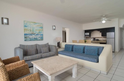 Las Gaviotas Resort | Romantic Honeymoon Suite in a Mexican Oasis!