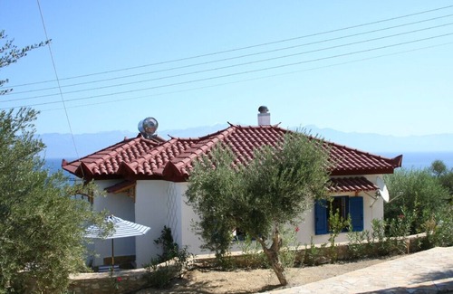 Pylos-Nestoras House | Romantic house above the sea with charming view