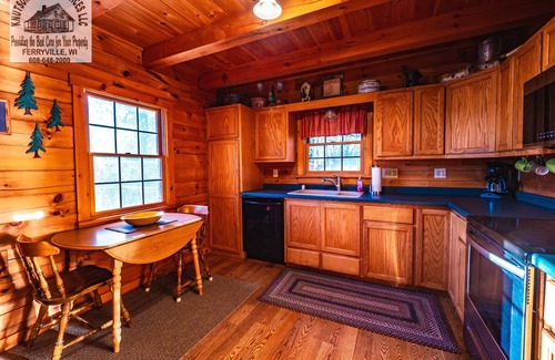 De Soto Cabin | Romantic Log Cabin Hideaway, Hot tub nestled Near the Scenic Mississippi River!