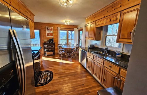 Ferguson Cabin | Romantic Mountain Getaway - Hot Tub, Fireplace, WIFI, and Views