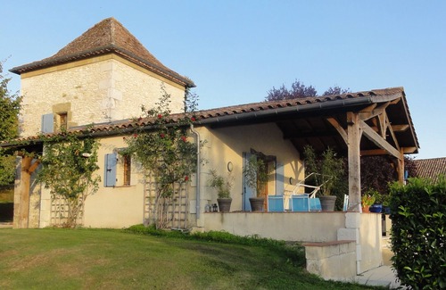 Douzains Cottage | Romantic Pigeonnier with private and secluded pool - just for two!