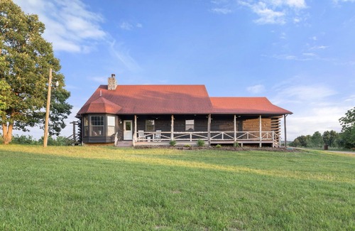 Farmington Cabin | Romantic renovated country cabin with views.