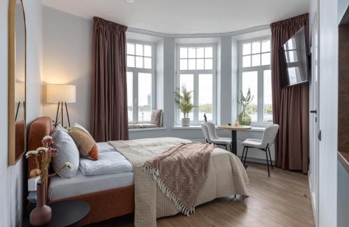Old Town Apartment | Romantic River-View Old Town Studio