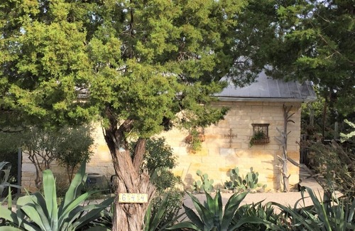 Concan Cabin | Romantic Rock Cabin, Beautiful, Spectacular Views of Frio River & Mountains!