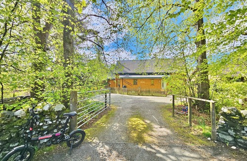 Newtonmore Cabin | Romantic Rolltop bath & cosy woodburning-stove - Baltinna West Lodge, Newtonmore.
