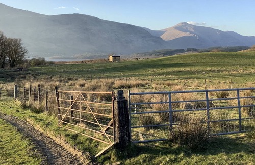 Dalmally Cabin | Romantic Shepherds Hut set above loch on highland farm