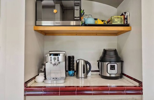 Mid City House | Romantic Spanish Oasis in the Heart of Los Angeles!