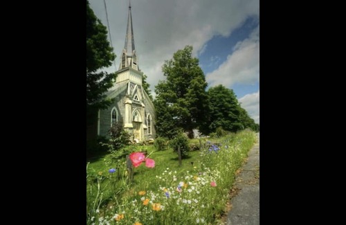 Randolph Center House | ROMANTIC SPIRITUAL FAIRYTALE EUROPEAN TYPE COWBOY/INDIAN CASTLE