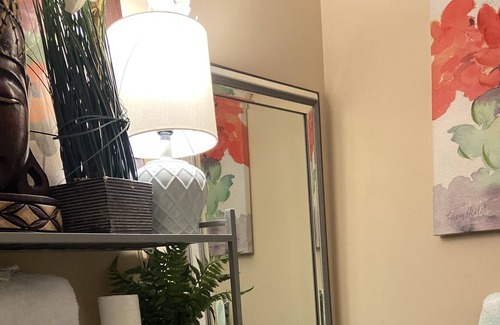 McIntyre House | Romantic Stylish Couple Suite