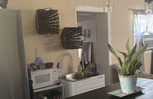 McIntyre House | Romantic Stylish Couple Suite