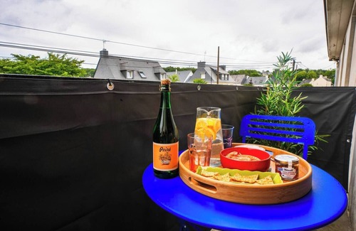 Plouay Apartment | Romantic Suite Bretagne Sud Balneo, Games&Cinema