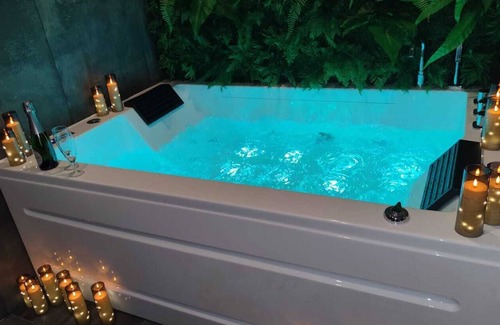 Conches-en-Ouche House | Romantic Suite: Sauna, whirlpool bath and massage table