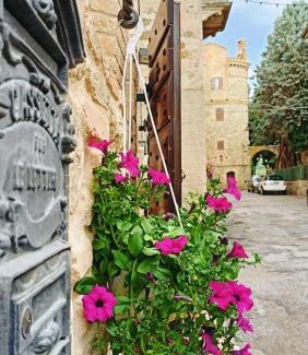 Deruta Apartment | Romantic suite in the village of Castelleone, vicino Deruta, Assisi, Perugia, Montefalco