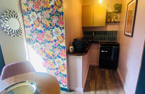 Sainte-Eusoye Apartment | Romantic Suite "Love Room" with Jacuzzi