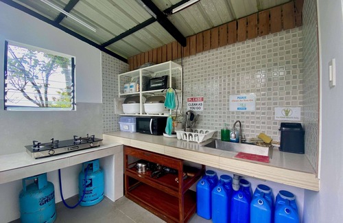 Silang Junction North Cottage | Romantic Suite w/Private Bathtub & Mountain View