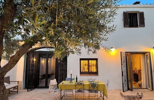 Llorenc del Penedes House | Romantic Village House over 200yrs old, near beaches, wine region. Private Pool