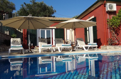 Agios Ioannis Villa | Romantic Villa, central location, priv. pool, sun terrace, 10 mins to the beach!