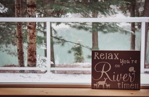 Clark Fork Cabin | Romantic Waterfront Shabby Chic Cabin on the Clark Fork River! #SwankyCabin