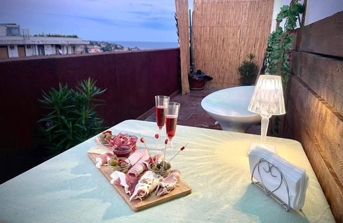 Ognina Apartment | Romantica suite in attico con vista panoramica mare montagna