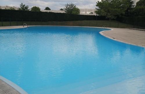 Pouilly Apartment | Romantisme et glamour avec spa ,jardin proche zénith