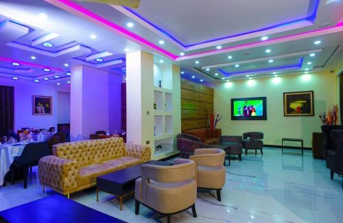Oshodi-Isolo Hotel | Romeneo Grand Royal Hotel