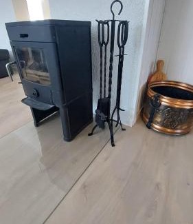 Torsken Apartment | Romslig ferieleilighet nær sjøen Medby Senja