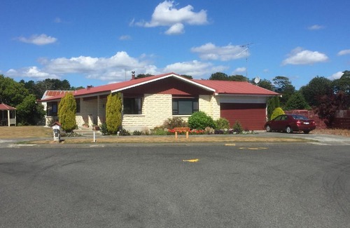 Tuatapere Bed & Breakfast | Ron and Tony's Bed & Breakfast