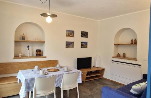 Chiavenna Apartment | Ronco San Giovanni Apt Blue