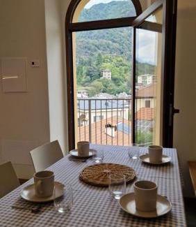 Chiavenna Apartment | Ronco San Giovanni Apt Blue