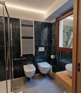 Chiavenna Apartment | Ronco San Giovanni Apt Blue