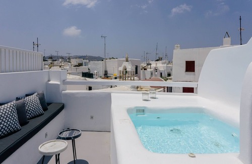 Little Venice House | Roofs of Chora, Townhouse with Rooftop Pool - Adults Only