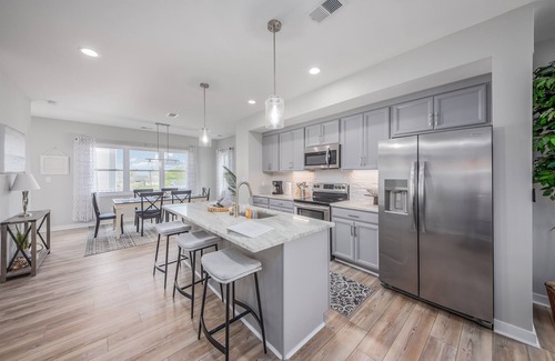 Colonial Beach Condo | Rooftop bay and river views