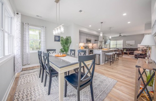 Colonial Beach Condo | Rooftop bay and river views