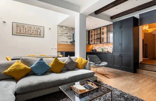 Zebbug House | Rooftop Heated Jacuzzi, Fireplace, A Unique Home!