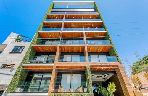 Centro Apartment | Rooftop Pool Retreat | Fiber WiFi | Steps to Beach