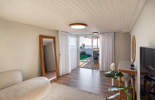 Old North Apartment | Rooftop Suite TLV