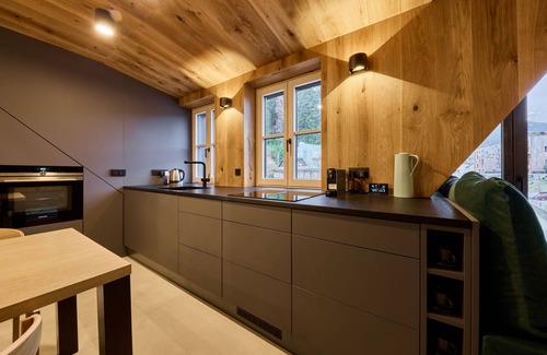 Pec pod Snezkou Apartment | Rooftop Vista Maisonette & Relaxing Bath by Interhome