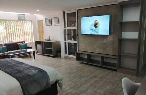 Harare Cabin | Room 1 of 8 Cozy Suites The Hilltop Guesthouse