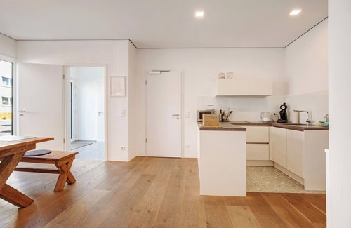 Voehringen Apartment | Room '1' with Shared Terrace and Wi-Fi