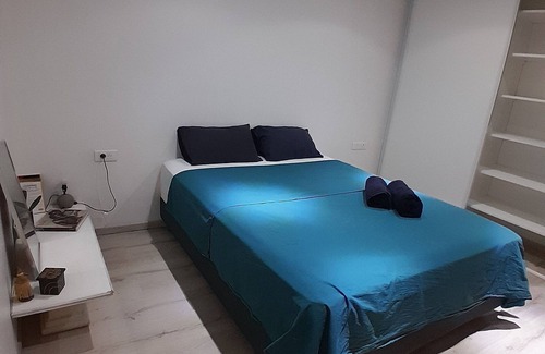 Papeete Cabin | Room 2 - Bed and breakfast in an apartment, 2 min. walk from the ferry dock