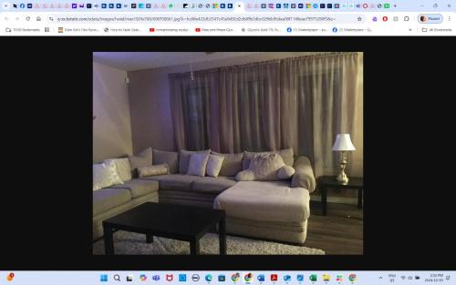 Southeast Edmonton House | Room # 2 sleep 4 Arrangement