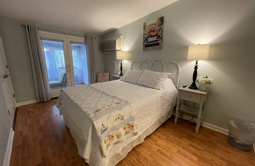 Frankford Bed & Breakfast | Room 2 - The Inn at Dirickson Creek
