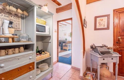 Alcublas Apartment | Room '2A' with Shared Pool, Private Garden and Wi-Fi