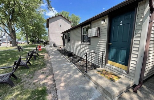 Lewiston Apartment | Room 3 - Riverside Motel - 2 Queen Beds